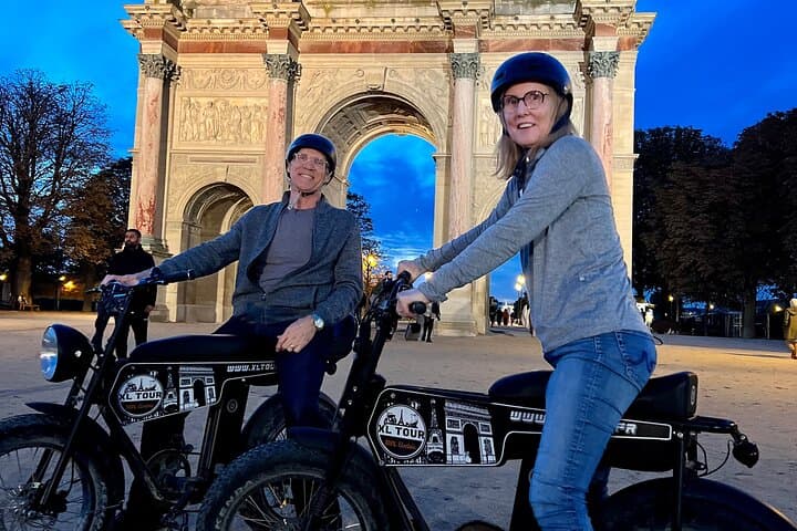 Night / Sunset Tour of Paris in Electric Bike