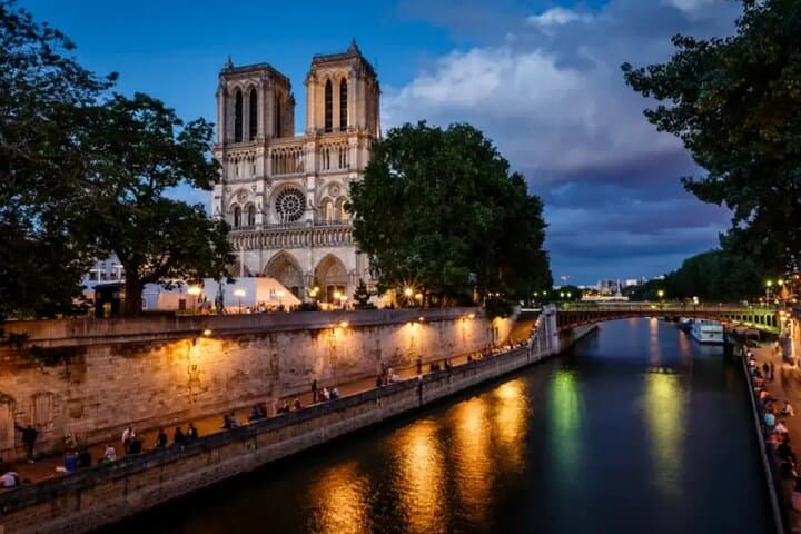 Illumination Tour of Paris