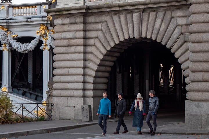 Sunrise Walking Tour & breakfast : Paris without crowd