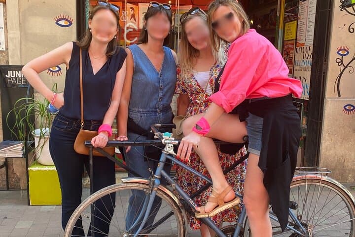 Challenges between girlfriends bride-to-be in Bordeaux