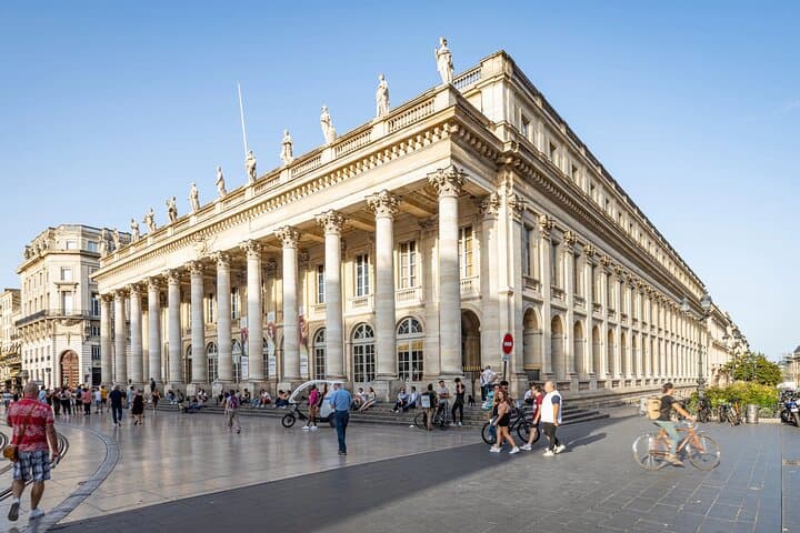 Bordeaux Private Guided Walking and Tasting Tour