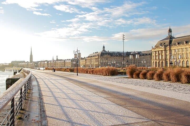 Bordeaux Private Guided Walking and Tasting Tour