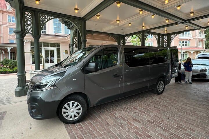 Airport transfer of Charles de Gaulle or Orly to or from Disney