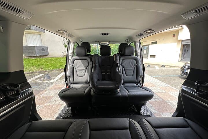 Airport transfer of Charles de Gaulle or Orly to or from Disney