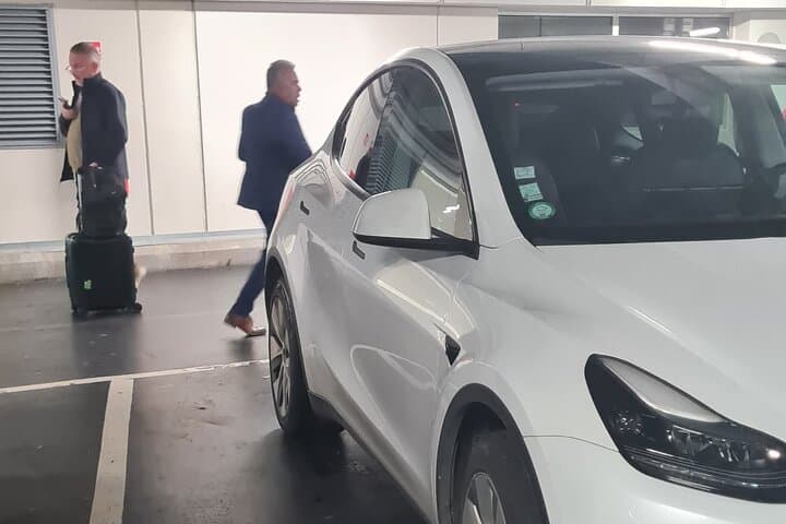 Private Airport Transfer Paris → CDG | Electric One-Way