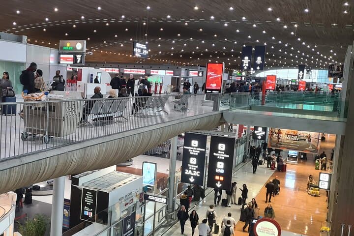 Private Airport Transfer Paris → CDG | Electric One-Way
