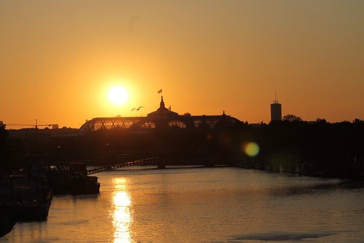 Paris VIP Chauffeur Driven Sightseeing 4hrs, Seine River Cruise