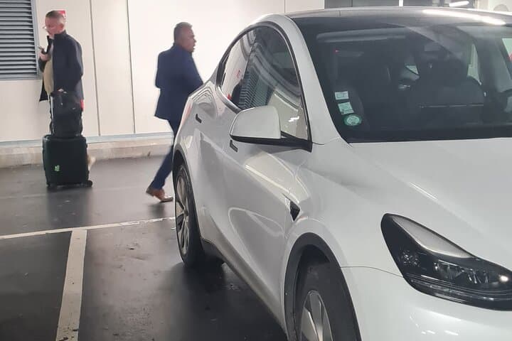 Private Airport Transfer CDG → Paris | Electric One-Way
