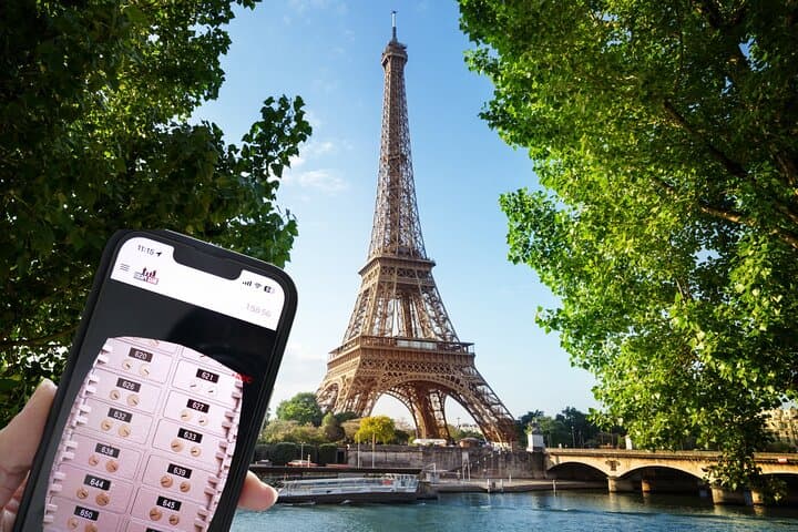 Team escape game outdoor robbery in Paris