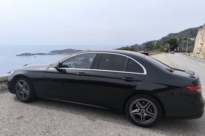 Private transfer from Nice to Milan Italy