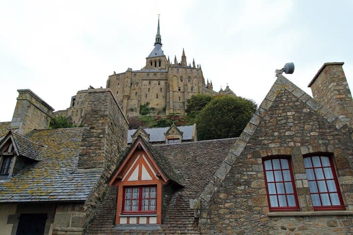 Giverny, Mont Saint-Michel & D-Day Sites-2-Day Tour from Paris