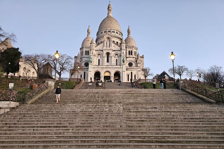 Montmartre Sunrise Tour Before the Crowds