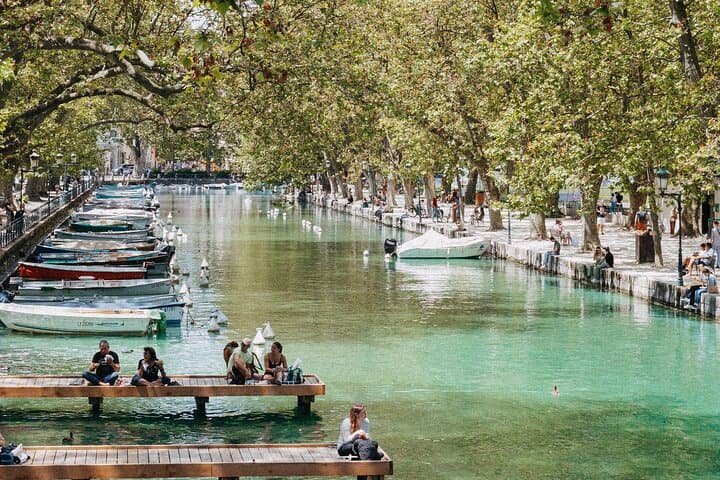 Private excursion to Annecy from Lyon with tastings and cruise