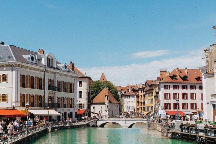 Private excursion to Annecy from Lyon with tastings and cruise