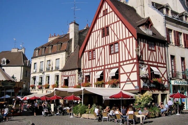 One day private round transfer to Burgundy from Paris