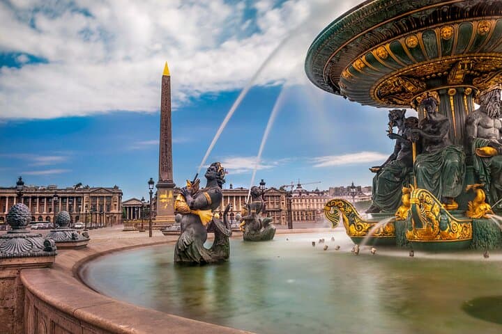 Paris Big Walking Tour with Audioguide on Your Smartphone