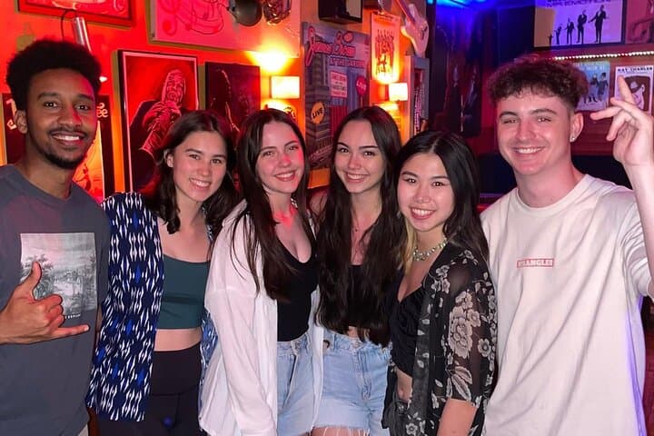 Pub Crawl Bordeaux : Drink, Laugh, Meet the World