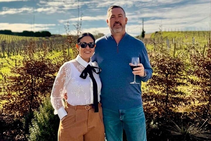 A relaxed and intimate wine tasting experience in the vineyards