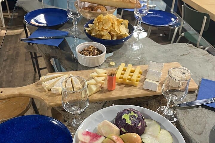 Cheese Tasting and Wine Pairing Center of Paris