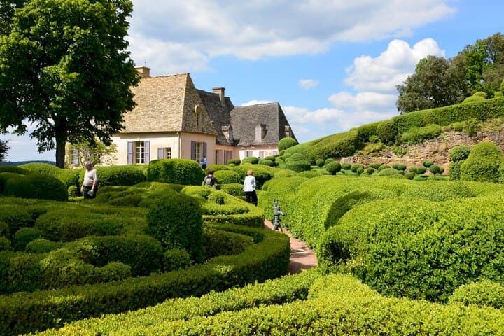Full Day Dordogne Castles and Gardens Private Tour