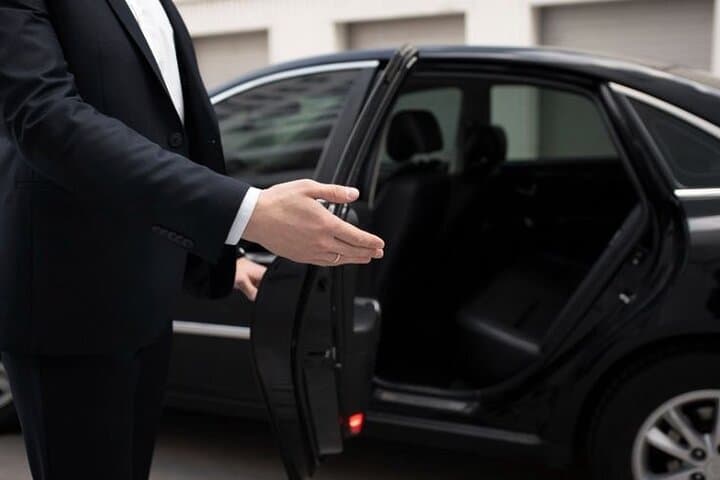 Private transfer from Nice to Milan Italy