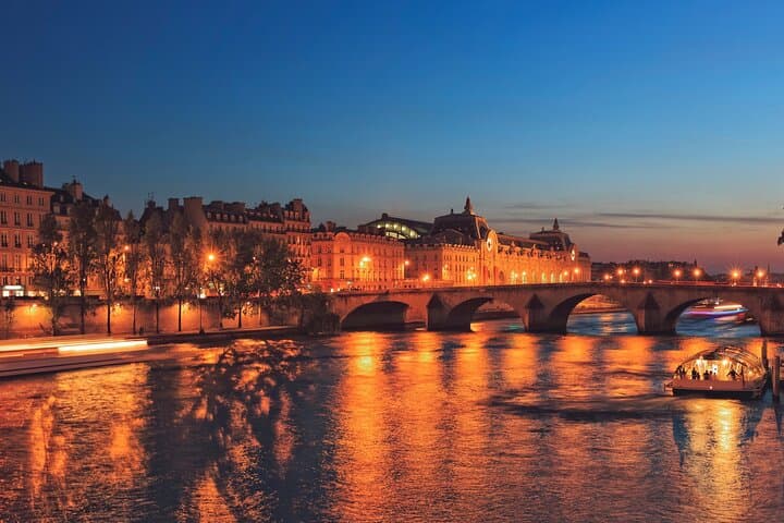 Paris Private Seine Walk, LoveLocks Bridge, Musée d'Orsay Tickets