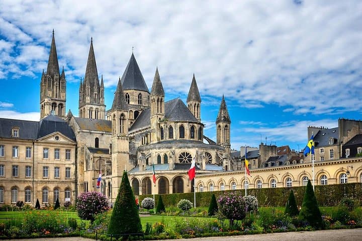 Reims: City Walk with Audio Guide in 7 Languages on your Phone