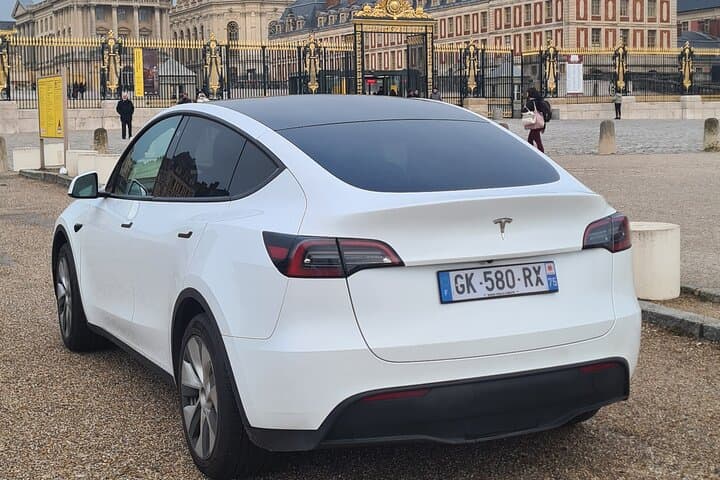 Private Transfer Versailles Palace → Paris | One-Way EV