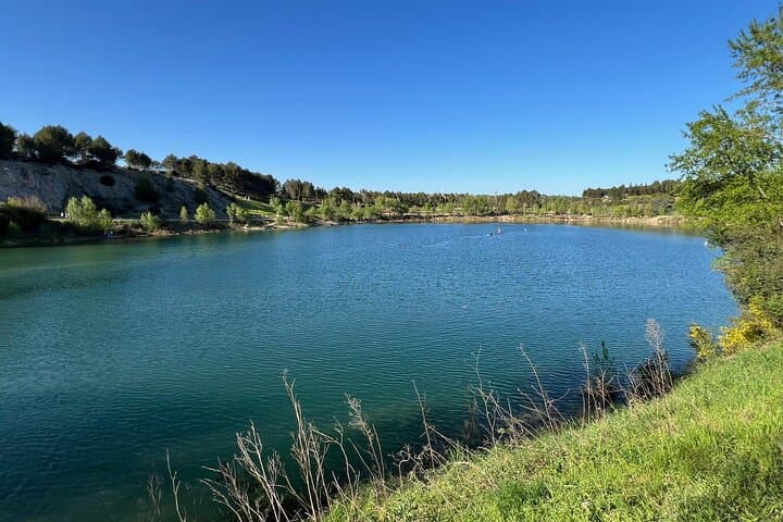 Montpellier Nature-Guided Ride to Lake Cres by Electric Bike