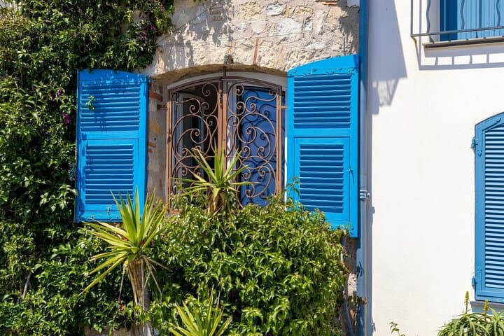 Best Intro to Antibes in 2 hours with a Local