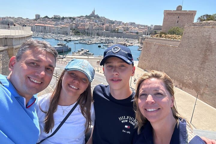 e-Scavenger Hunt Marseille Explore the City at your own pace