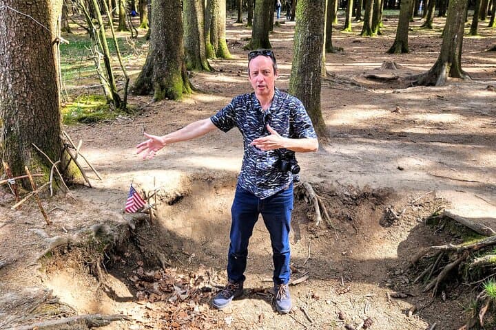 Let me show you the Bois-Jacques foxholes, exactly where the Easy Company holed up themselves during their fist freezing days around Bastogne, in December 1944.