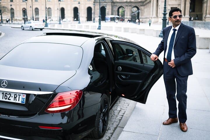 Paris: Private VIP Airport Transfers