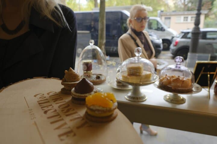 Paris Montmartre Decadent Food, Wine, Cheese and Pastries Tour