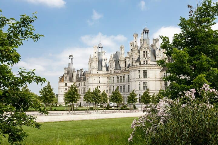 Discover the Loire Valley Castles and Wine Experience from Paris
