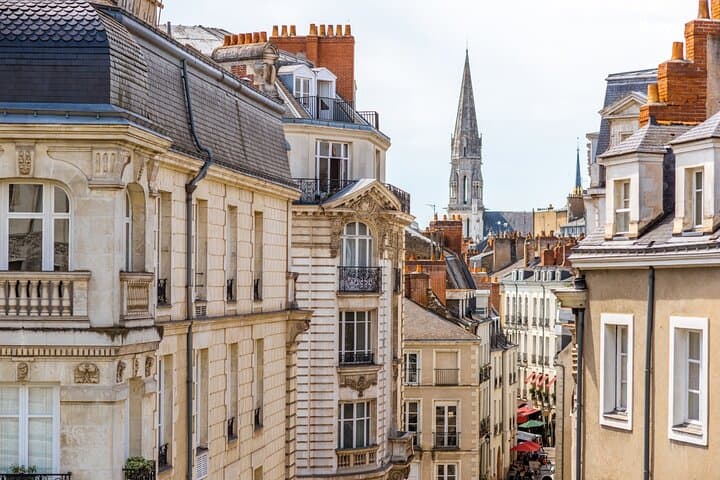 Nantes Scavenger Hunt & Highlights Self-Guided Walking Tour