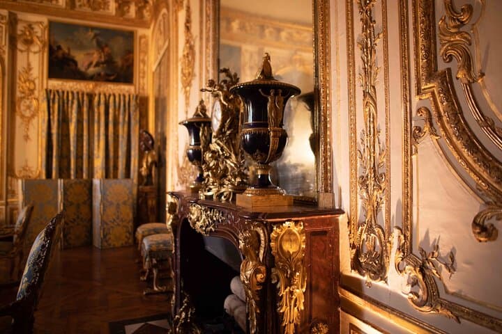 Family friendly private tour of Versailles Palace & Gardens
