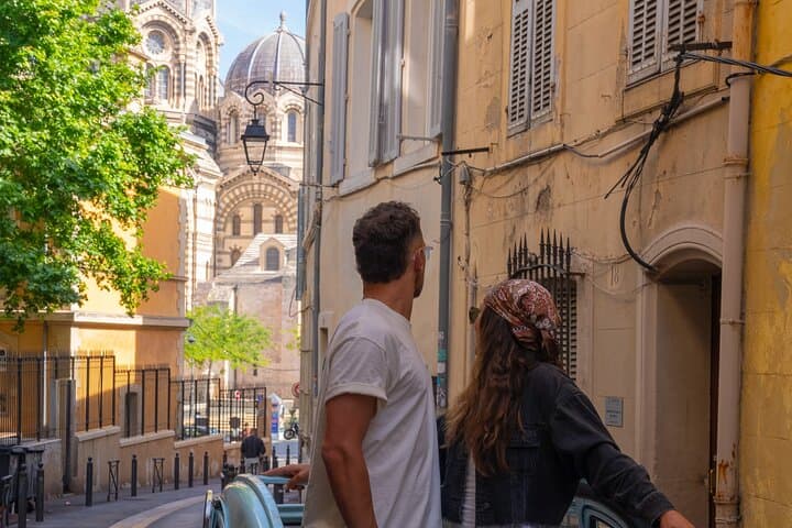 Tour Marseille highlights by private vintage Citroen