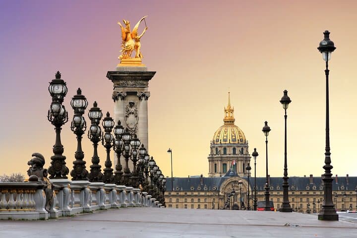 World War II in Paris Private Tour with Les Invalides Museum