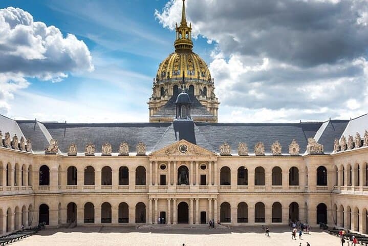 7 Day Tour Paris Barcelona Bordeaux and Chambord Castle
