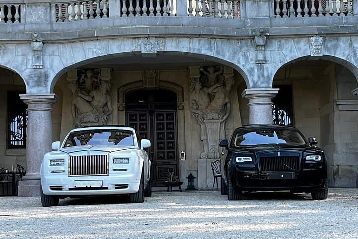 Black & White Rolls Royce Paris Sightseeing