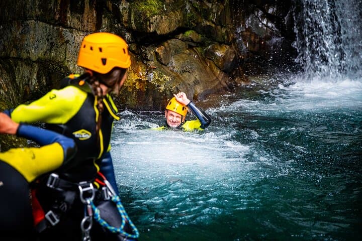 Swimming through narrow, deep canyons