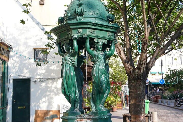 Paris Walking Tour , Historical Sites .Small Groups