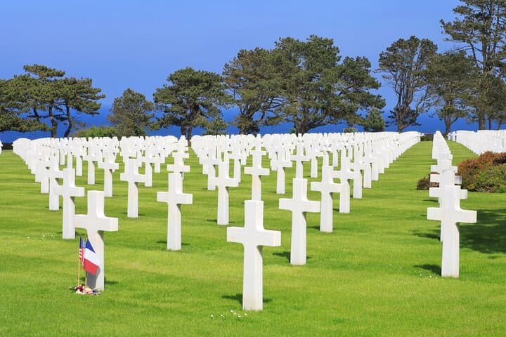From Caen or Bayeux: D Day and Food Range Rover Half Day Tour