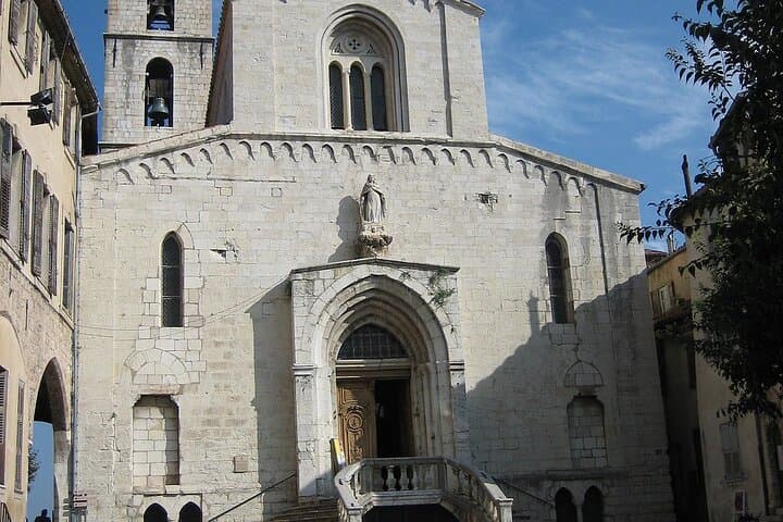 6 Hours Tour to Nice, Antibes, Grasse
