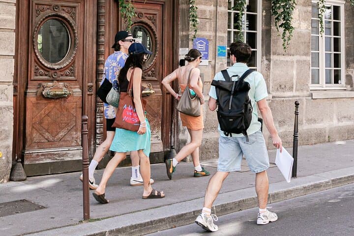 Discover hidden gems of Paris