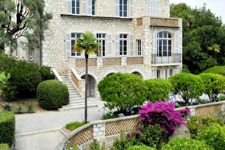3 Hours Private Tour in Juan-les-Pins and Cagnes-sur-Mer