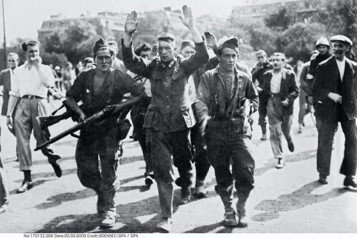 Paris in World War II: Resistance Walking Tour