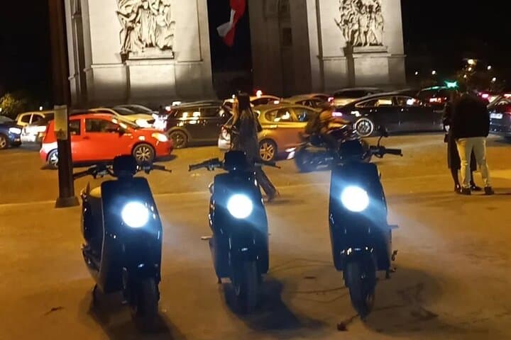Tour betting by electric scooter