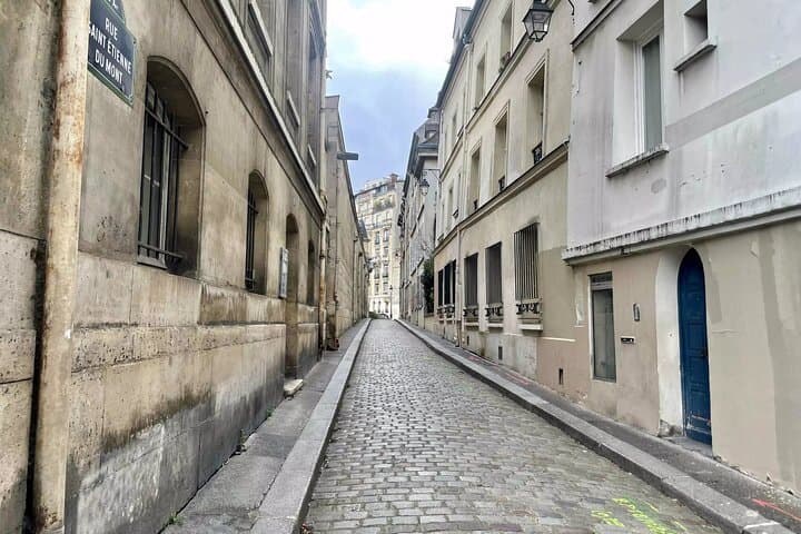 Hemingway’s Paris: A Self-Guided Audio Tour